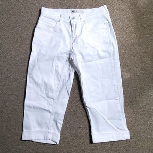 LEVI'S capris.